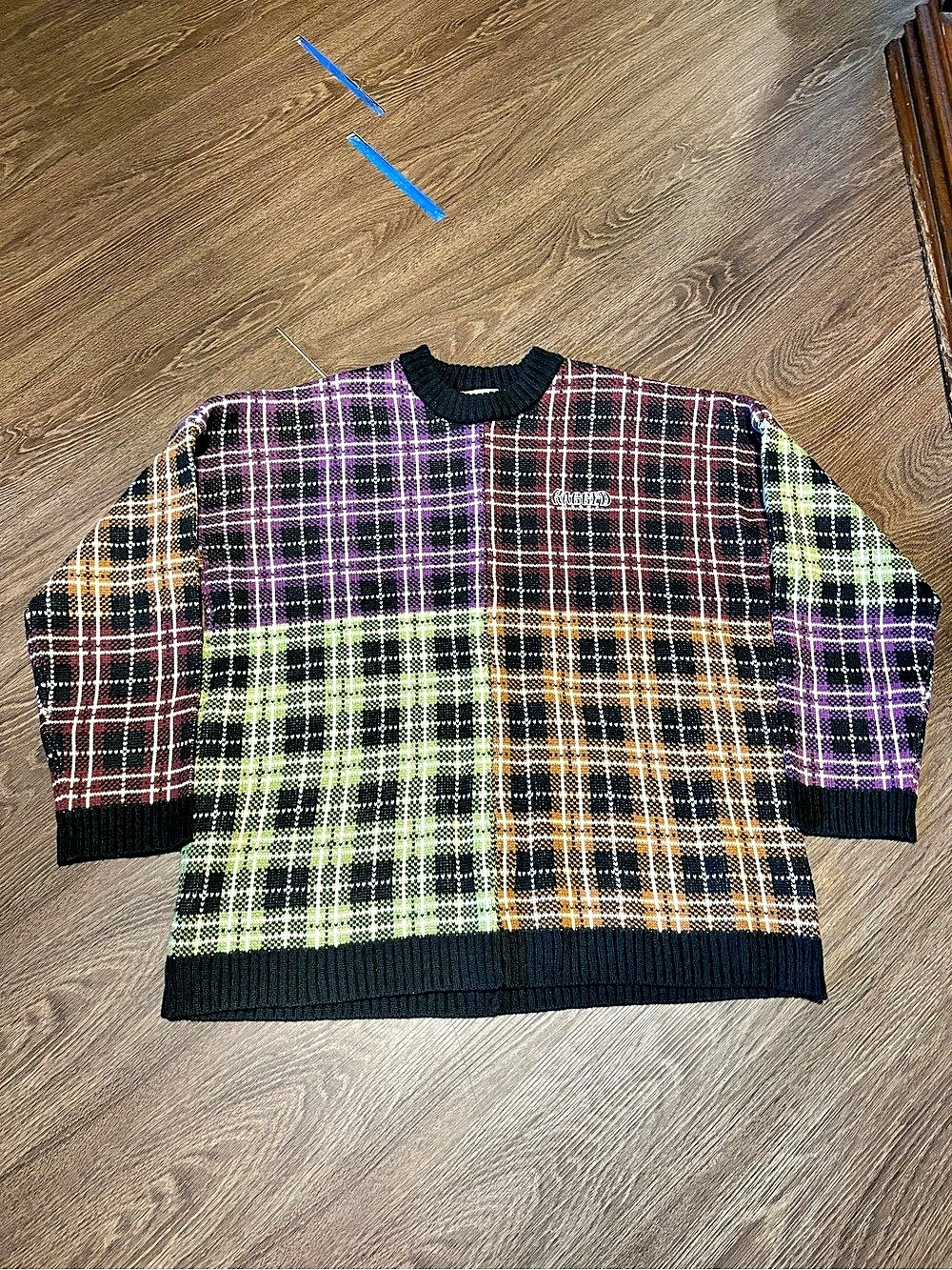 Ragged Jeans Plaid Sweater in Black & Purple Size Small Like New